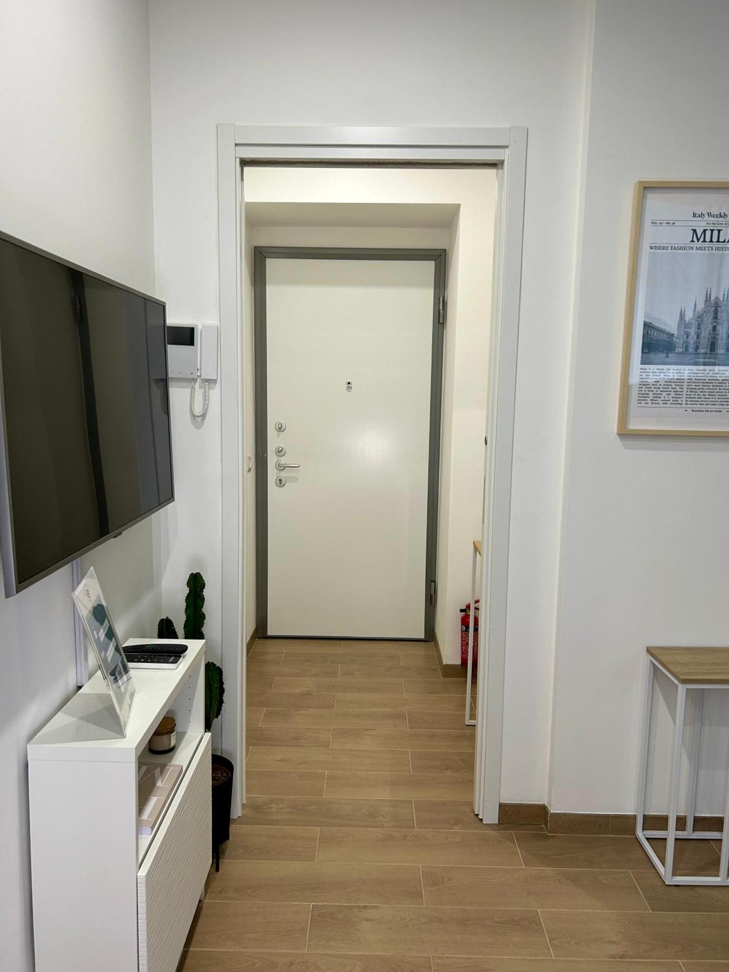 Navigli-Bocconi - Peque Home, Wi-Fi Milan Bagian luar foto